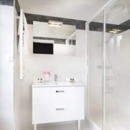 Hotel Daumesnil-vincennes 3*